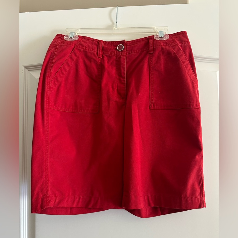 Red shorts
Good condition
No blemishes